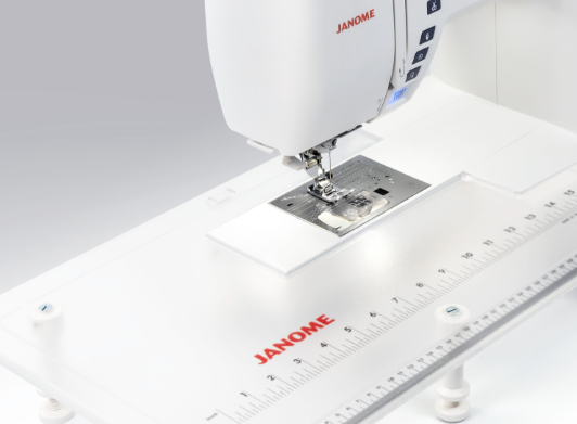 Skyline S5 AE Sewing Macine